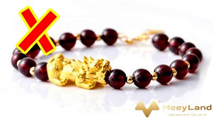 Mách bạn những điều kiêng kỵ khi đeo tỳ hưu và hồ ly Mách bạn những điều kiêng kỵ khi đeo tỳ hưu và hồ ly
