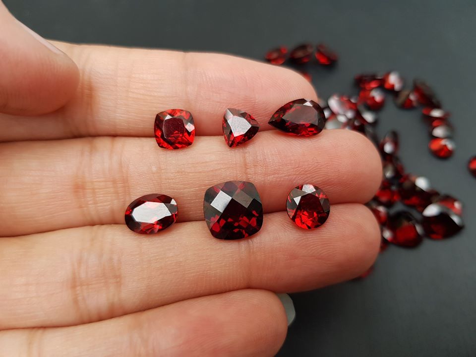 Đá Ruby có những loại nào? Phân biệt thật giả sao? – Đá quý An An 4 Đá Ruby có những loại nào? Phân biệt thật giả sao? - Đá quý An An